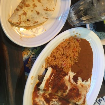 5 de Mayo Mexican Grill & Bar - Combo plate with steak burrito & chicken quesadilla - Mexican Near Me - Allendale, Michigan 5 de Mayo Mexican Grill & Bar - Combo plate with steak burrito & chicken quesadilla - Mexican Near Me - Allendale, Michigan