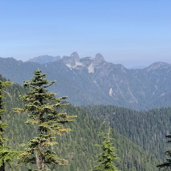 Hollyburn Mountain - Lions~ - Hiking Near Me - West Vancouver, British Columbia Hollyburn Mountain - Lions~ - Hiking Near Me - West Vancouver, British Columbia