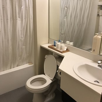 New Seoul Hotel - bathroom - Hotels Near Me - Los Angeles, California