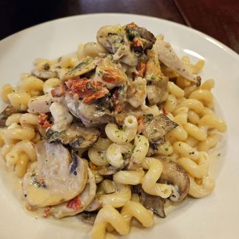 The Italian Twist - Chicken gorgonzola with extra mushrooms... - Italian Near Me - Longmont, Colorado