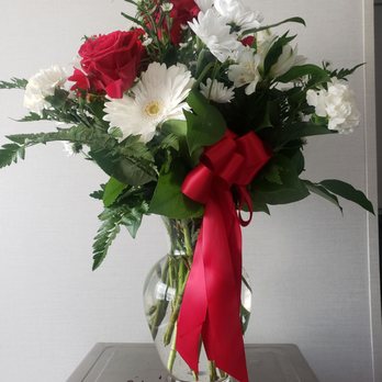 Debi's Designs - Florists Near Me - South Elgin, Illinois