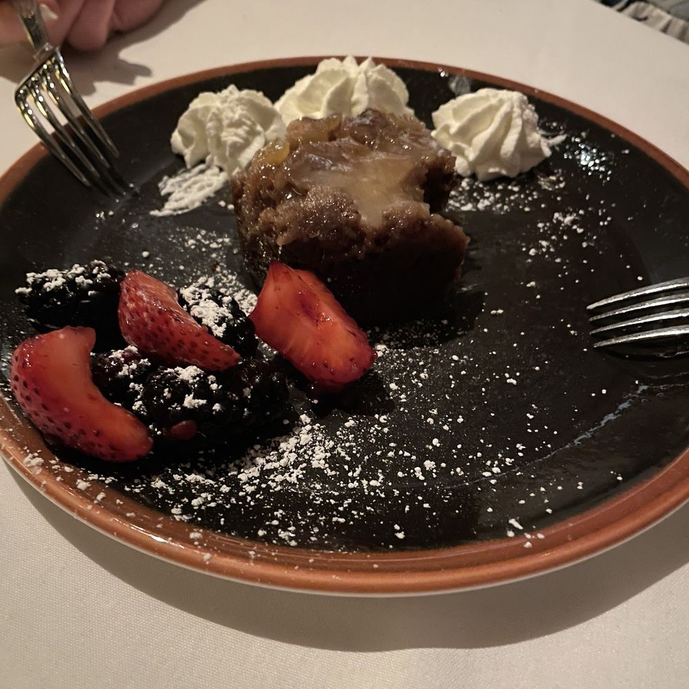 High Cotton - Apple toffee pudding - Cocktail Bars Near Me - Charleston, South Carolina High Cotton - Apple toffee pudding - Cocktail Bars Near Me - Charleston, South Carolina