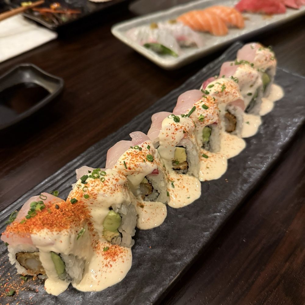 Akashiro - Akashiro roll - Sushi Bars Near Me - Fullerton, California