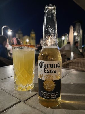 Los Amantes Mezcalería by null