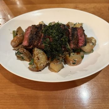 Field & Main Restaurant - Seafood Near Me - Marshall, Virginia