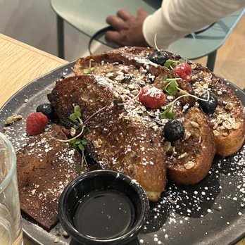 Aunts et Uncles - French Toast and Bacon. Mouthwatering. - Vegan Near Me - Brooklyn, New York Aunts et Uncles - French Toast and Bacon. Mouthwatering. - Vegan Near Me - Brooklyn, New York