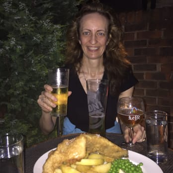 The Pear Tree - Fab & flakey fish and chips with Leffe beer and many other greats on tap - all in a lovely secluded garden dining area out back - the best! - Pubs Near Me - London, XGL