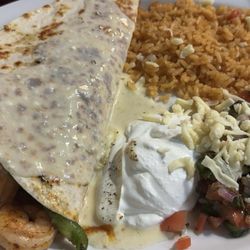 Los parrilleros mexican grille - Shrimp quesadilla