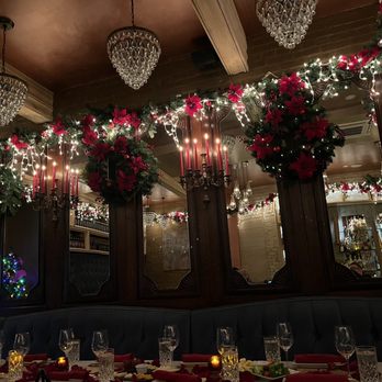 Vero Social - Holiday Decorations. Exquisite. - Wine Bars Near Me - New York, New York Vero Social - Holiday Decorations. Exquisite. - Wine Bars Near Me - New York, New York