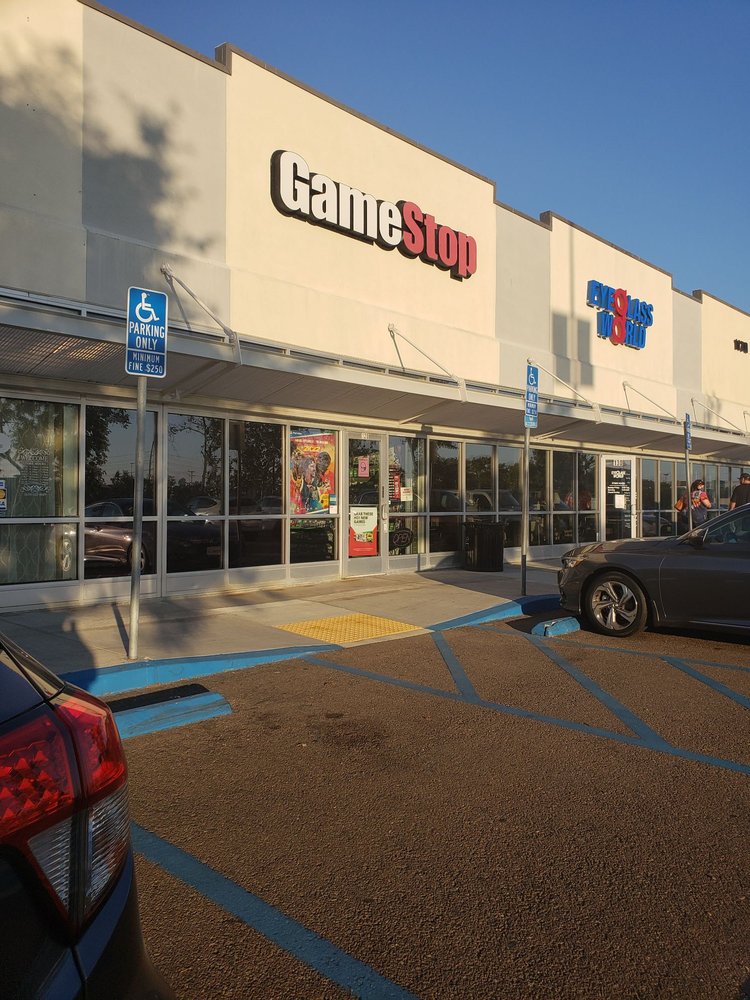 GAMESTOP Updated September 2024 13 Reviews 1120 Broadway, Chula