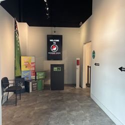 Wonder Buds Cannabis - Entrance