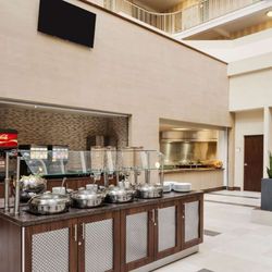 Embassy Suites by Hilton Dallas Market Center - Restaurant