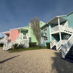 Fiddler's Restaurant and Resort - Riverside Resort Rooms
