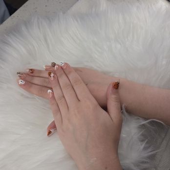 Luxy Nail Spa - Nail Salons Near Me - Walnut Creek, California