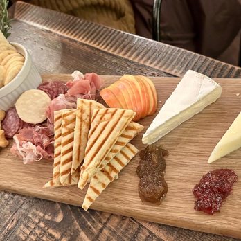 Sigillo Cellars - board - Wineries Near Me - Snoqualmie, Washington
