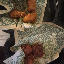 If this looks like 10 wings to you I'll take down the review. Bs If this looks like 10 wings to you I'll take down the review. Bs