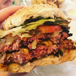 M Burger - Perfekt gegrilltes Fleisch!!