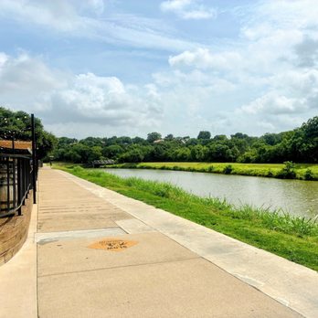 Hg Sply - View of the Trinity River while dining outside - New American Near Me - Fort Worth, Texas Hg Sply - View of the Trinity River while dining outside - New American Near Me - Fort Worth, Texas