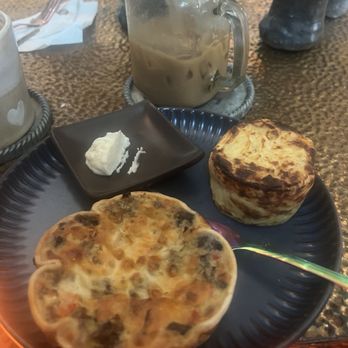 The Soulful Steep - Quiche + scalloped potatoes, latte - Tea Rooms Near Me - Pompano Beach, Florida
