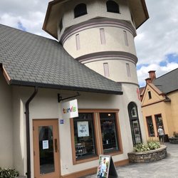 Tervis - Building with entrance