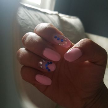 Pro Nails - It's not bad; but it wasn't the design that I show to the lady!  Don't like. - Nail Salons Near Me - Mahwah, New Jersey