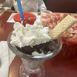 Mayberry Ice Cream Restaurants - Oreo sundae