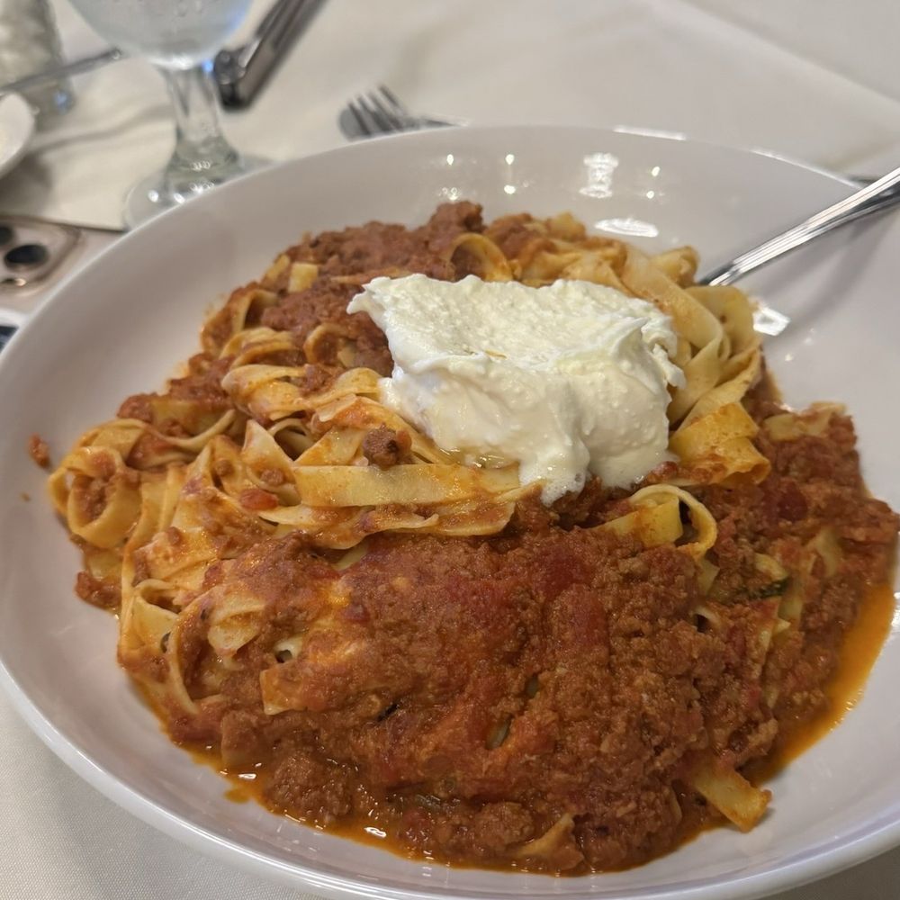 La Lupa Ristorante - Italian Near Me - North Haven, Connecticut