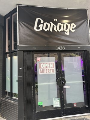 El Garage by null