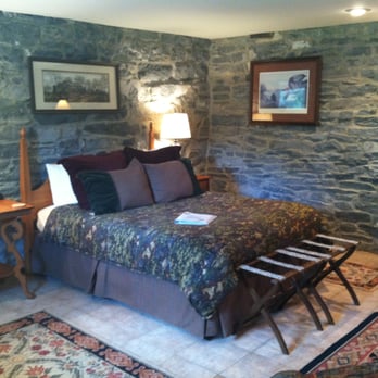 The Inn At Vaucluse Spring - Thorton Room - Hotels Near Me - Stephens City, Virginia The Inn At Vaucluse Spring - Thorton Room - Hotels Near Me - Stephens City, Virginia