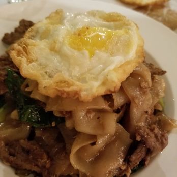 Kin'd - Pad see ew with a fried egg - Thai Near Me - Fresh Meadows, New York