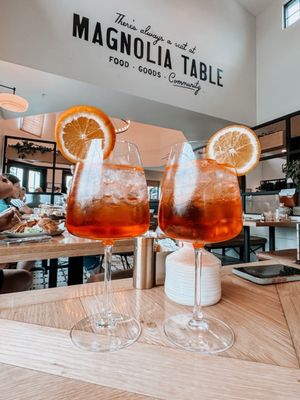 Magnolia Table by null