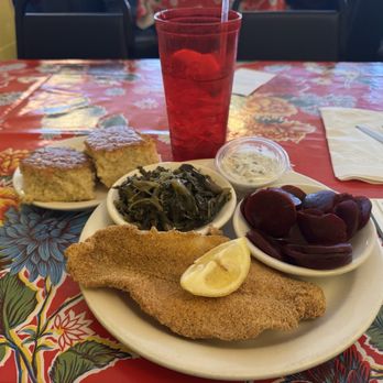 West Street Diner - Sweet tea to drink - American Near Me - Germantown, Tennessee West Street Diner - Sweet tea to drink - American Near Me - Germantown, Tennessee