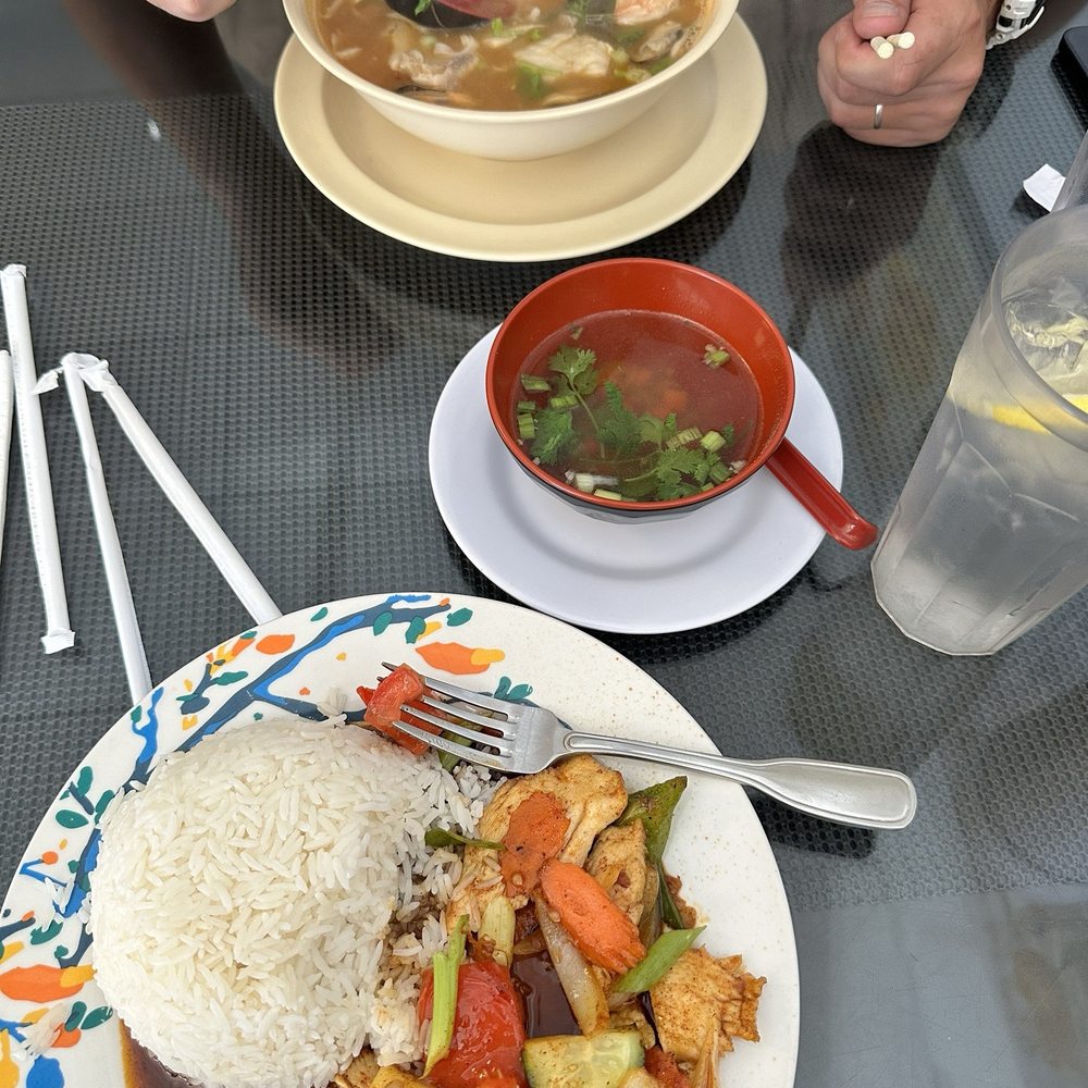 Surin Thai Eatery - Tom Yum Soup, Sweet and Sour - Thai Near Me - Simi Valley, California Surin Thai Eatery - Tom Yum Soup, Sweet and Sour - Thai Near Me - Simi Valley, California