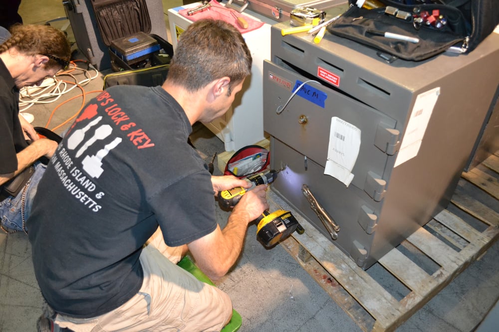 BOB’S LOCK & KEY Updated August 2024 26 Photos & 27 Reviews