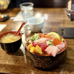 Chirashi Donburi