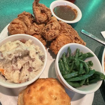 Metro Diner - Fried chicken plate - Diners Near Me - Birmingham, Alabama