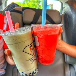 J Tea Tega Cay - Brown Sugar Boba Tea & Strawberry Slushie