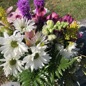 Flowers On Main - Florists Near Me - Tazewell, Virginia Flowers On Main - Florists Near Me - Tazewell, Virginia