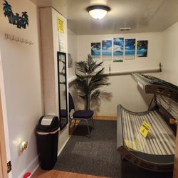Solomons Fitness Center - Tanning room