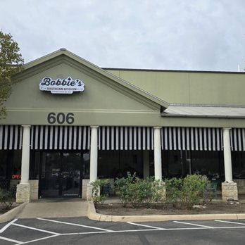 Bobbie's Southern Kitchen - Exterior - American Near Me - San Antonio, Texas Bobbie's Southern Kitchen - Exterior - American Near Me - San Antonio, Texas