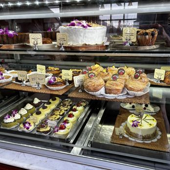 Urth Caffé - Beverly Hills - Pastries and desserts - Coffee & Tea Near Me - Beverly Hills, California Urth Caffé - Beverly Hills - Pastries and desserts - Coffee & Tea Near Me - Beverly Hills, California