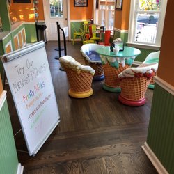 Ice Cream Shop Of Manahawkin - Well kept and cute decor.