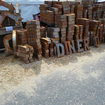 Renninger's Antique Center - Useful stuff - Antiques Near Me - Mount Dora, Florida