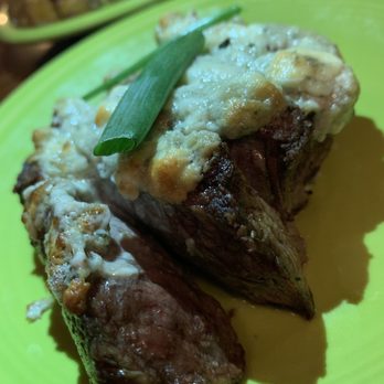 Santiago's Bodega - Blue cheese crusted steak - Tapas Bars Near Me - Orlando, Florida