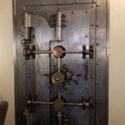 Charlotte Thomas Salon - Bank vault door...great atmosphere & location!