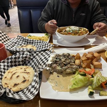 Loroco Bistro - Salvadoran Near Me - Whittier, California