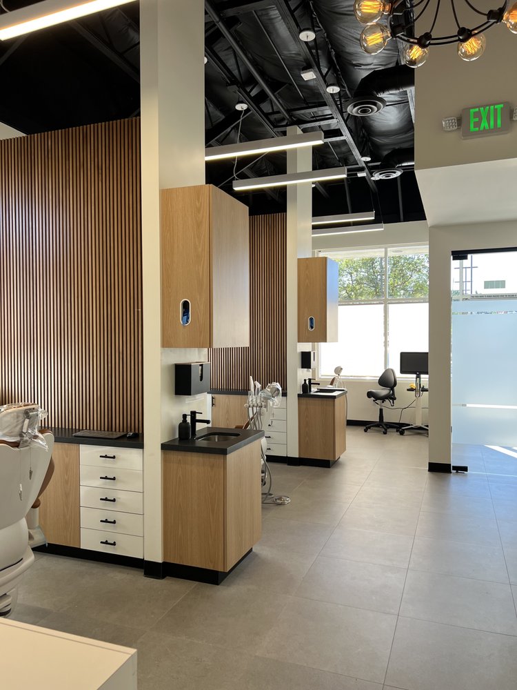 SILVERLAKE SMILES Updated April 2024 29 Photos & 42 Reviews 2556