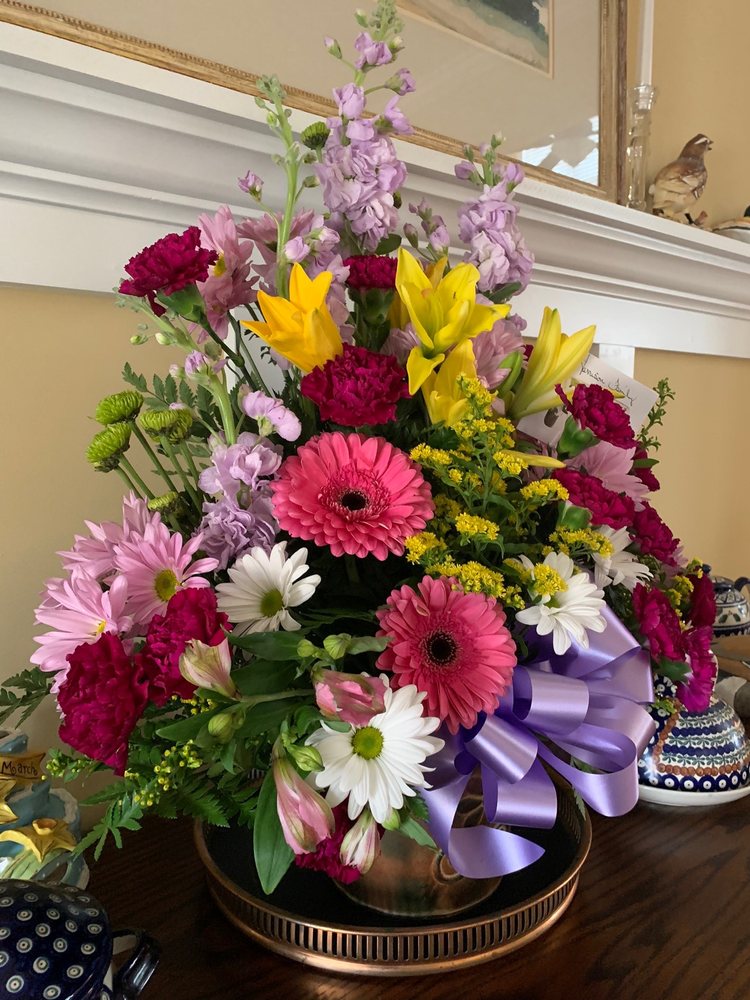 ANN’S FLORIST Updated September 2024 10 Reviews 1085 S Elm St