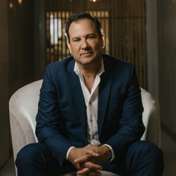 Charles Chalekson, MD, Board Certified Plastic and Reconstructive Surgeon
