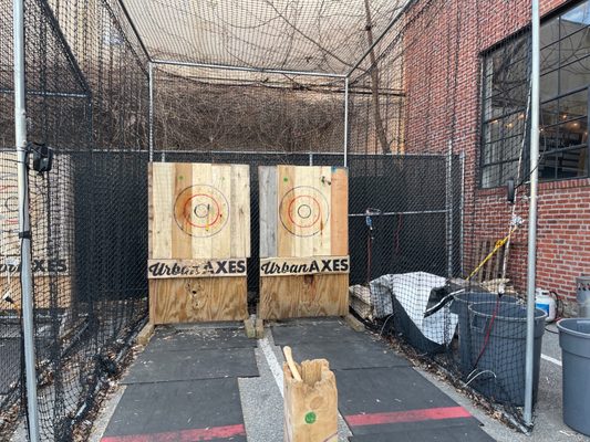 Urban Axes - Axe Throwing by null